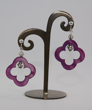 Boucles d'oreilles trèfles en nacre violette